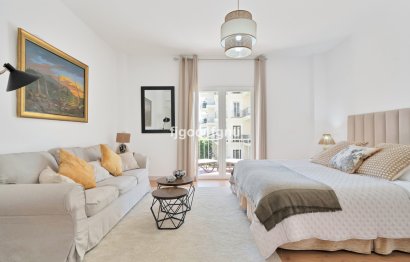 Resale - Apartment - Middle Floor Apartment - Marbella - Puerto Banús