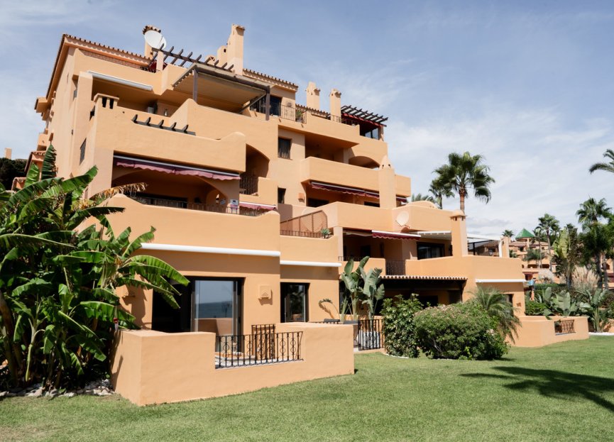 Resale - Apartment - Middle Floor Apartment - Estepona - Estepona Centro