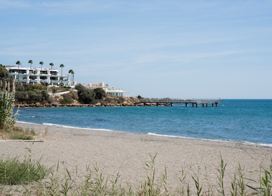 Resale - Apartment - Middle Floor Apartment - Estepona - Estepona Centro