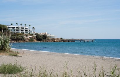 Resale - Apartment - Middle Floor Apartment - Estepona - Estepona Centro