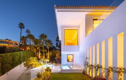 Resale - House - Detached Villa - Marbella - Nueva Andalucia