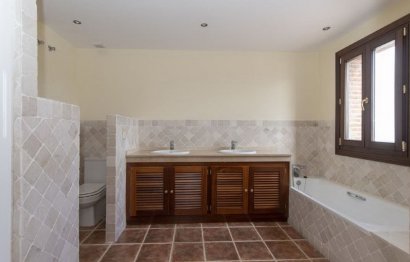 Resale - House - Townhouse - Estepona - Atalaya