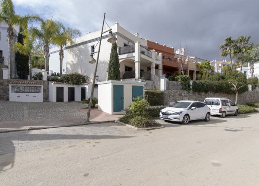 Resale - House - Townhouse - Estepona - Atalaya