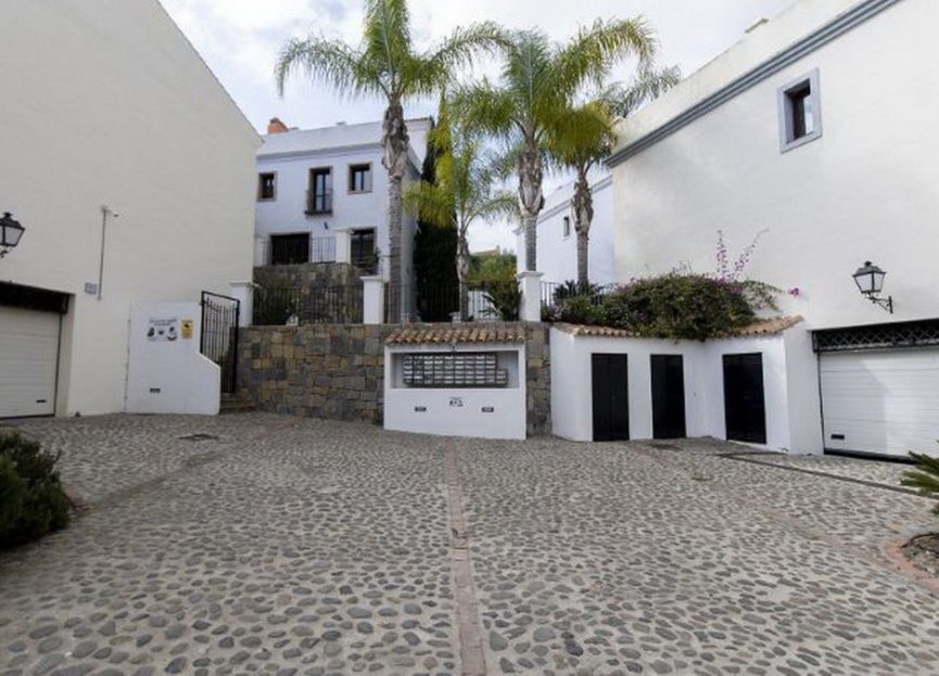 Resale - House - Townhouse - Estepona - Atalaya