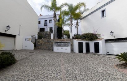 Resale - House - Townhouse - Estepona - Atalaya