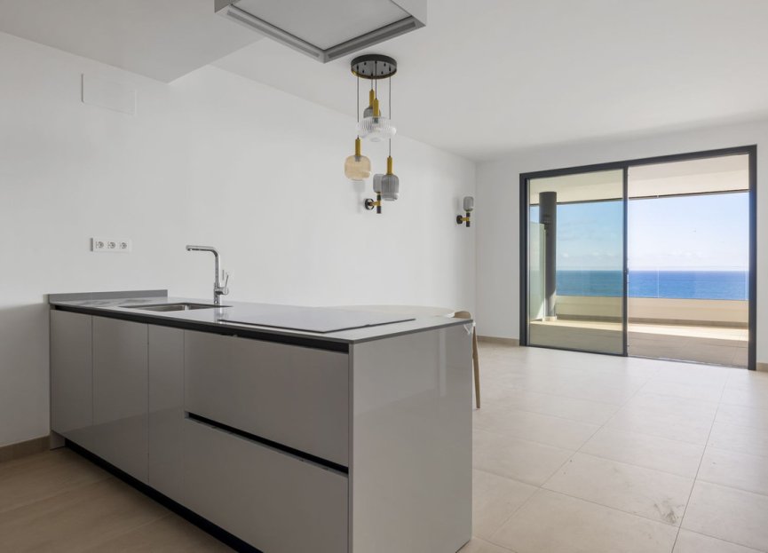 Resale - Apartment - Middle Floor Apartment - Fuengirola - Fuengirola Centro