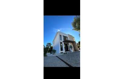 Resale - House - Detached Villa - Estepona - Atalaya