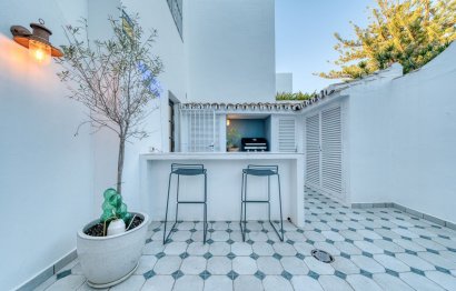 Resale - House - Townhouse - Marbella - Nueva Andalucia