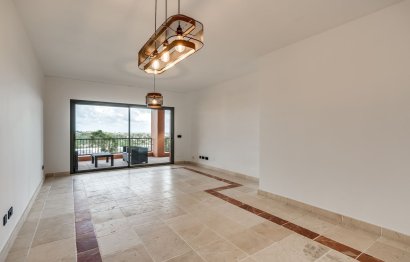 Resale - Apartment - Middle Floor Apartment - Estepona - Atalaya