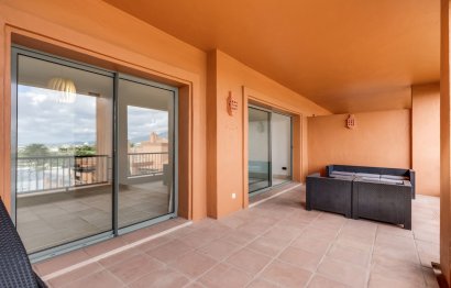 Resale - Apartment - Middle Floor Apartment - Estepona - Atalaya