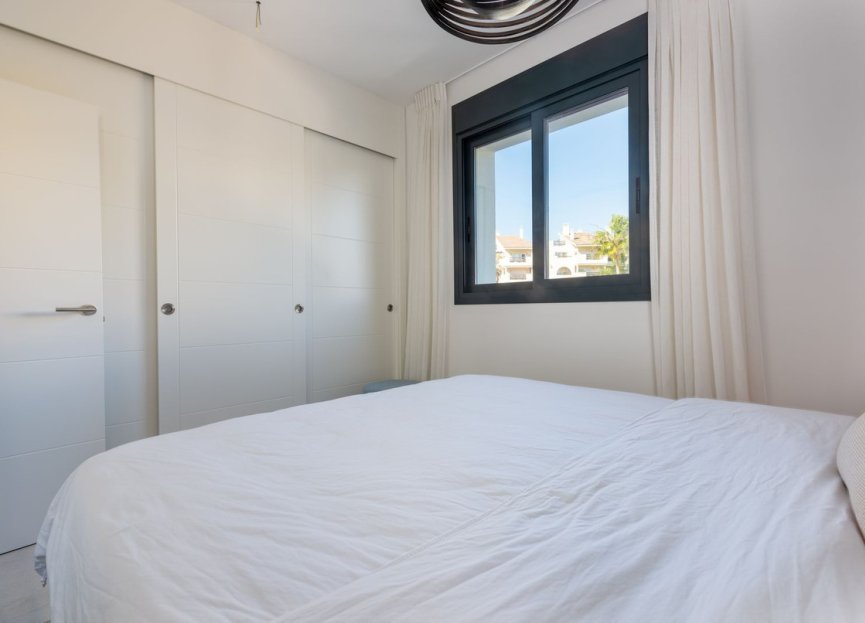 Resale - Apartment - Middle Floor Apartment - Estepona - Estepona Centro