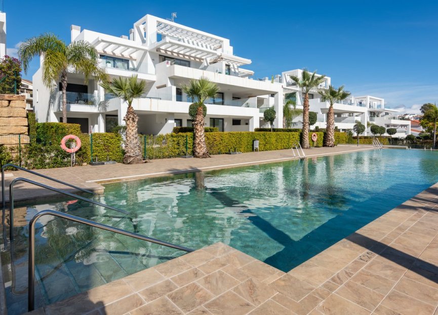 Resale - Apartment - Middle Floor Apartment - Estepona - Estepona Centro