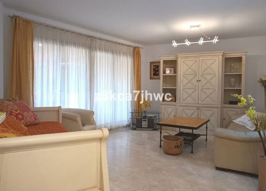 Resale - Apartment - Ground Floor Apartment - Estepona - Estepona Centro