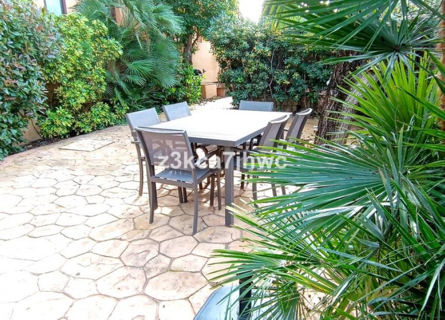 Resale - Apartment - Ground Floor Apartment - Estepona - Estepona Centro