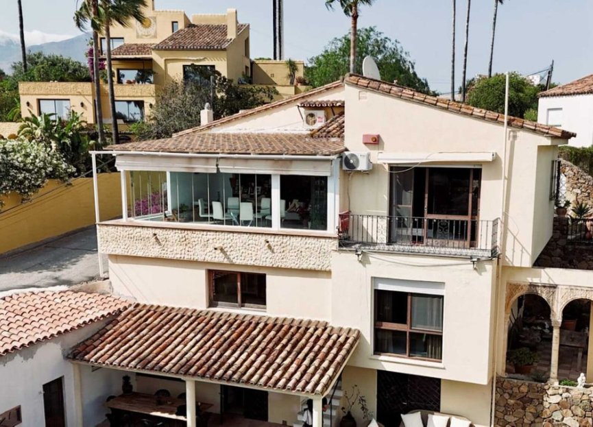 Resale - House - Detached Villa - Estepona - Estepona Centro