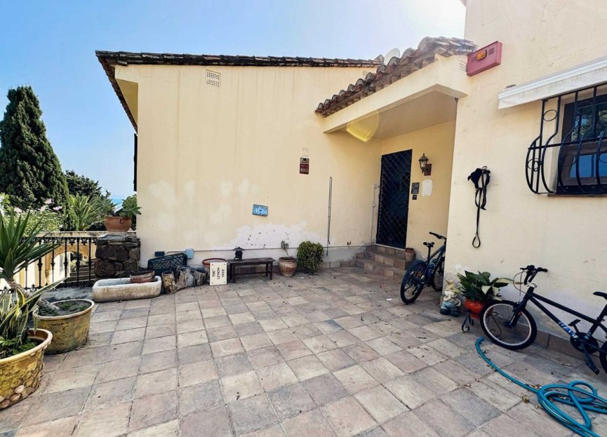 Resale - House - Detached Villa - Estepona - Estepona Centro