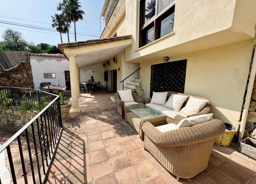 Resale - House - Detached Villa - Estepona - Estepona Centro