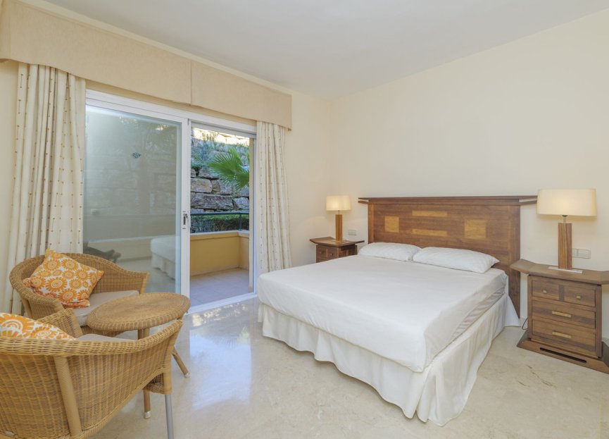 Resale - Apartment - Ground Floor Apartment - Marbella - Elviria