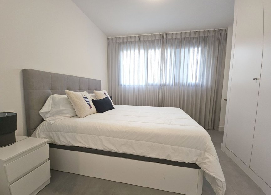 Resale - Apartment - Penthouse Duplex - Estepona - Estepona Centro