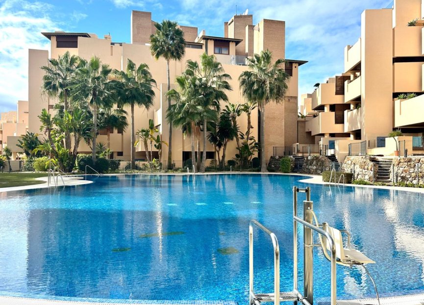 Resale - Apartment - Middle Floor Apartment - Estepona - Estepona Centro