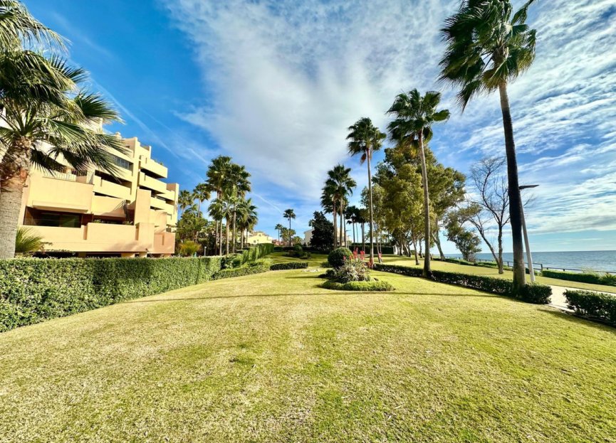 Resale - Apartment - Middle Floor Apartment - Estepona - Estepona Centro