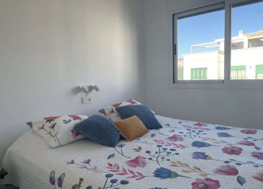 Resale - Apartment - Penthouse Duplex - Estepona - Estepona Centro