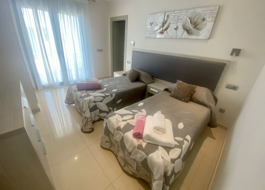 Resale - House - Detached Villa - Marbella - Elviria