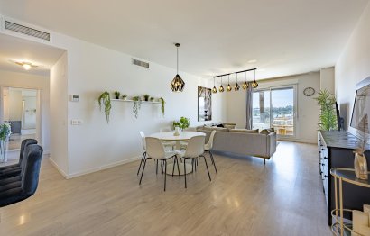 Resale - Apartment - Middle Floor Apartment - Marbella - Nueva Andalucia