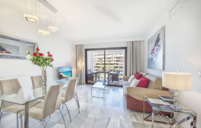 Resale - Apartment - Middle Floor Apartment - Marbella - Puerto Banús