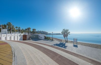 Resale - Apartment - Middle Floor Apartment - Marbella - Puerto Banús