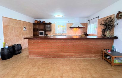 Resale - House - Detached Villa - Estepona - Estepona Centro