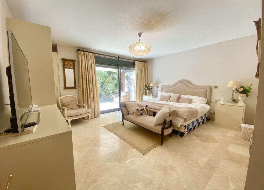 Resale - Apartment - Ground Floor Apartment - Marbella - Los Monteros