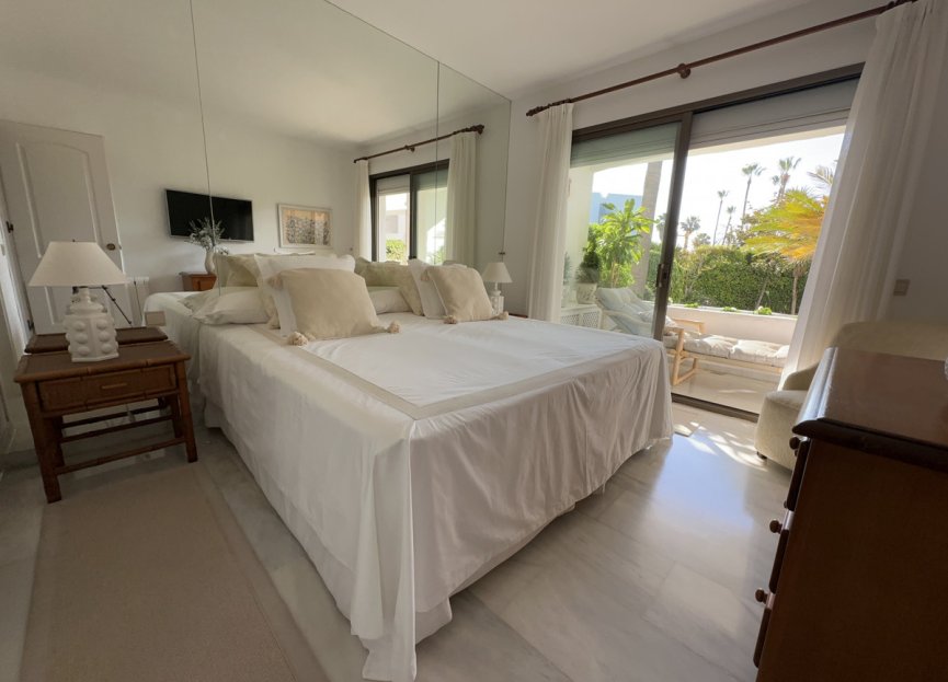 Resale - Apartment - Middle Floor Apartment - Marbella - Puerto Banús