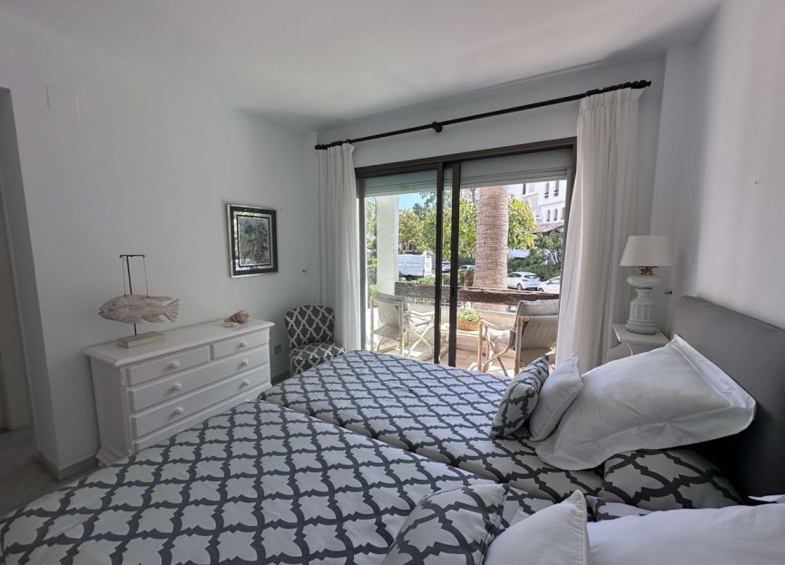 Resale - Apartment - Middle Floor Apartment - Marbella - Puerto Banús