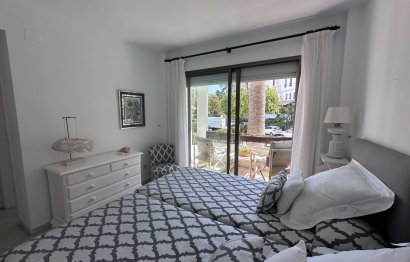 Resale - Apartment - Middle Floor Apartment - Marbella - Puerto Banús