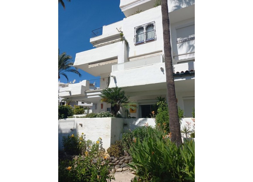 Resale - Apartment - Middle Floor Apartment - Marbella - Puerto Banús