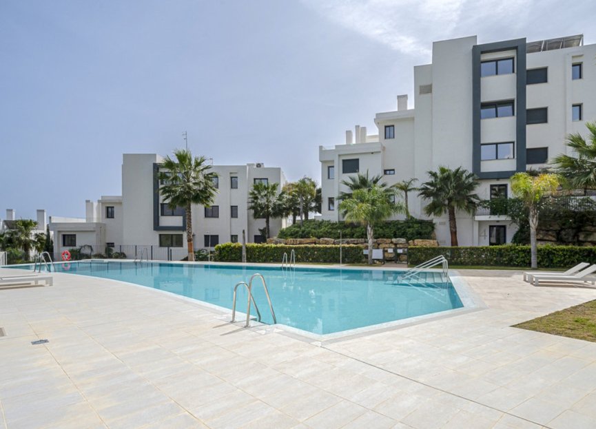 Resale - Apartment - Middle Floor Apartment - Estepona - Estepona Centro