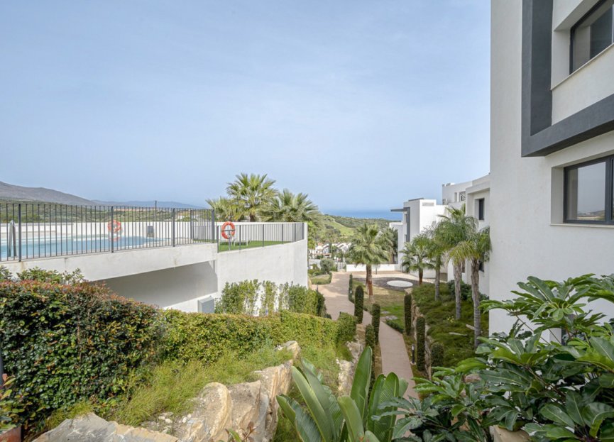 Resale - Apartment - Middle Floor Apartment - Estepona - Estepona Centro