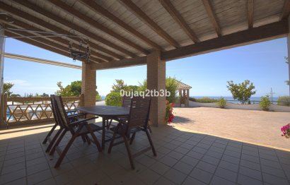 Resale - House - Detached Villa - Estepona - Estepona Centro