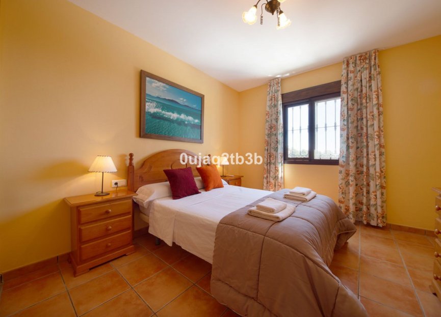 Resale - House - Detached Villa - Estepona - Estepona Centro