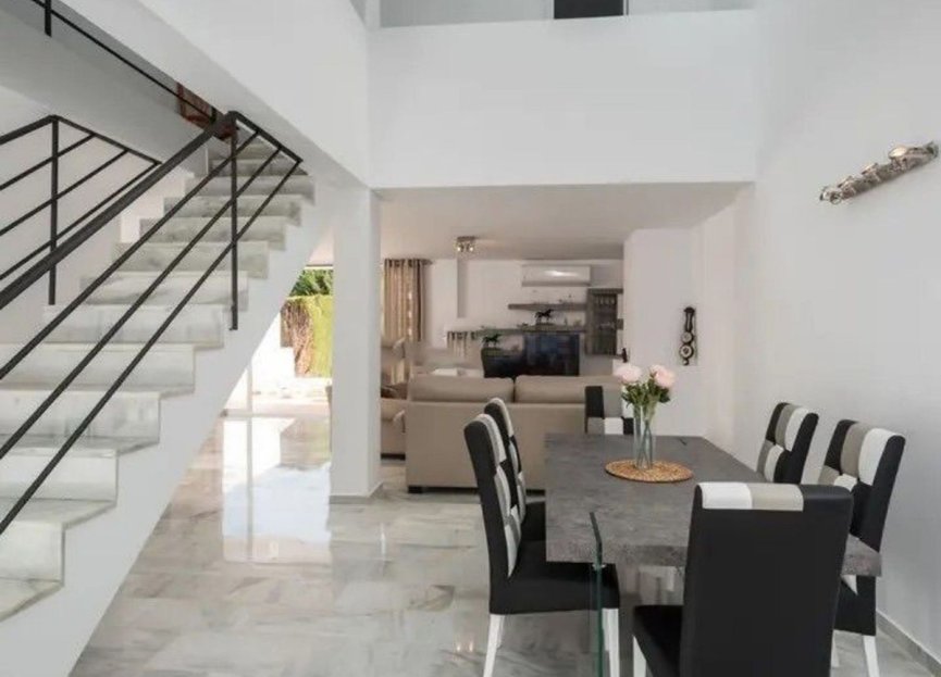 Resale - House - Semi-Detached House - Estepona - Atalaya