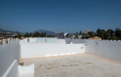 Resale - House - Semi-Detached House - Estepona - Atalaya