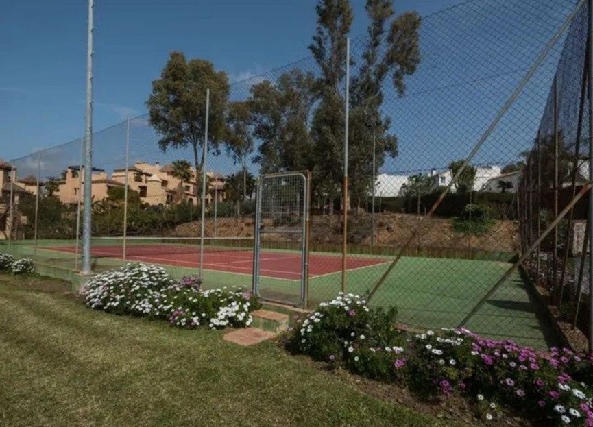 Resale - House - Semi-Detached House - Estepona - Atalaya