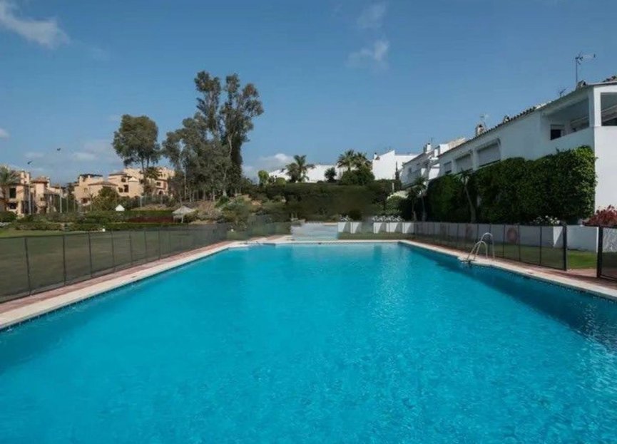 Resale - House - Semi-Detached House - Estepona - Atalaya