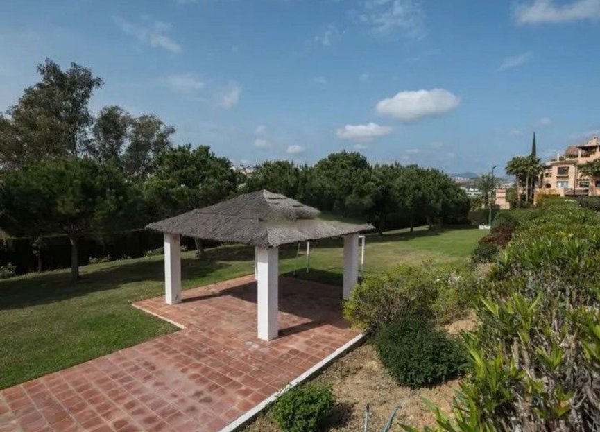 Resale - House - Semi-Detached House - Estepona - Atalaya