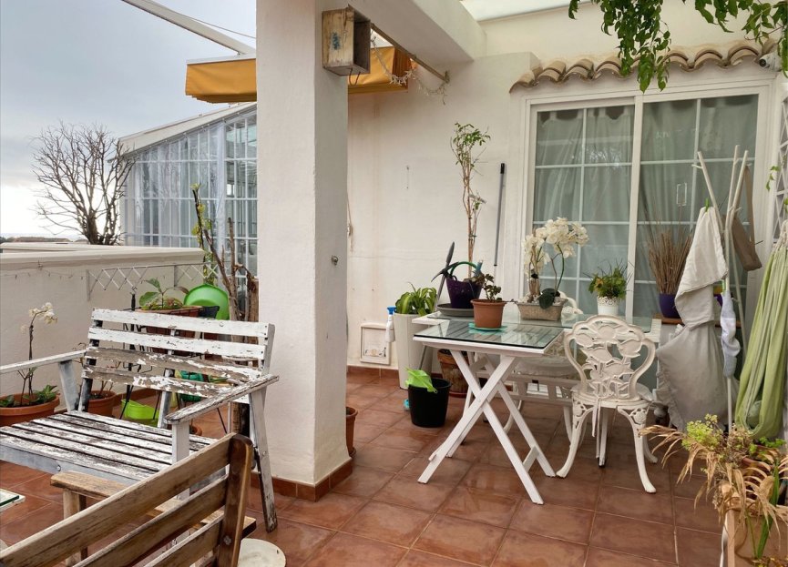 Resale - Apartment - Middle Floor Apartment - Marbella - Río Real