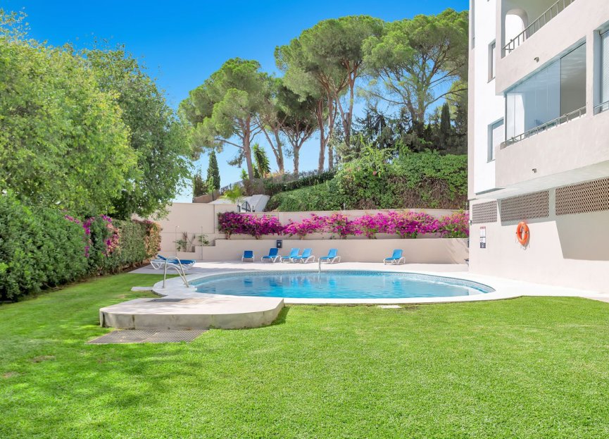 Resale - Apartment - Middle Floor Apartment - Marbella - Nueva Andalucia