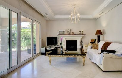 Resale - House - Detached Villa - Marbella - Nueva Andalucia