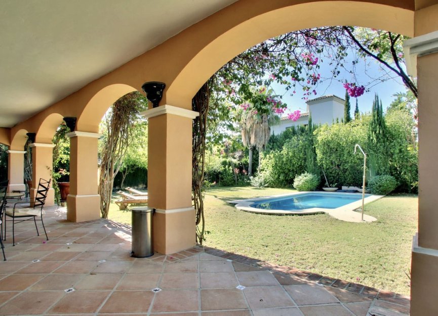 Resale - House - Detached Villa - Marbella - Nueva Andalucia