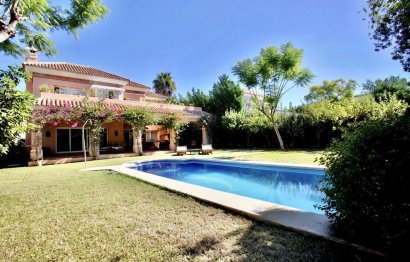 Resale - House - Detached Villa - Marbella - Nueva Andalucia